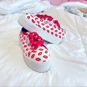 💋RED LIP PRINT PLATFORM SNEAKERS💋